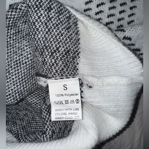 Sweater dress - Picture 2 of 3